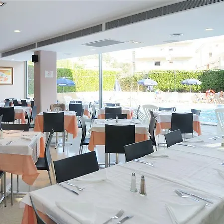 Medplaya Esmeraldas 3* Тосса-де-Мар
