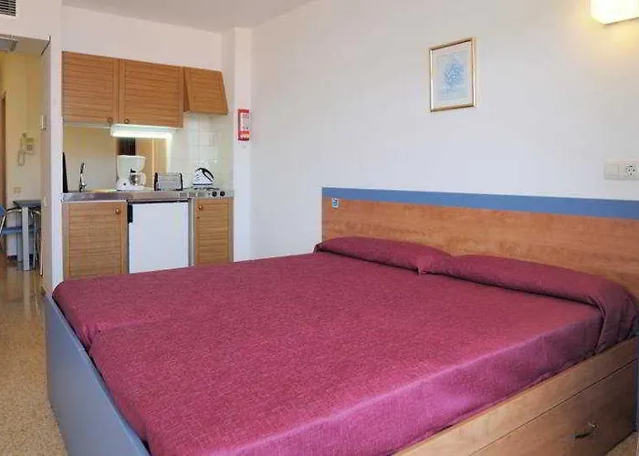 Medplaya Esmeraldas Aparthotel Tossa de Mar